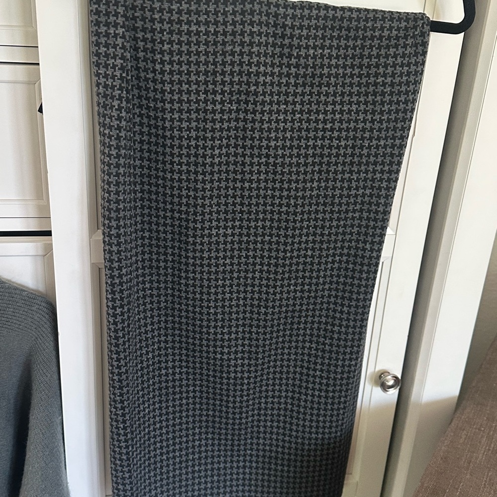14th & Union Black and Gray Pencil Skirt